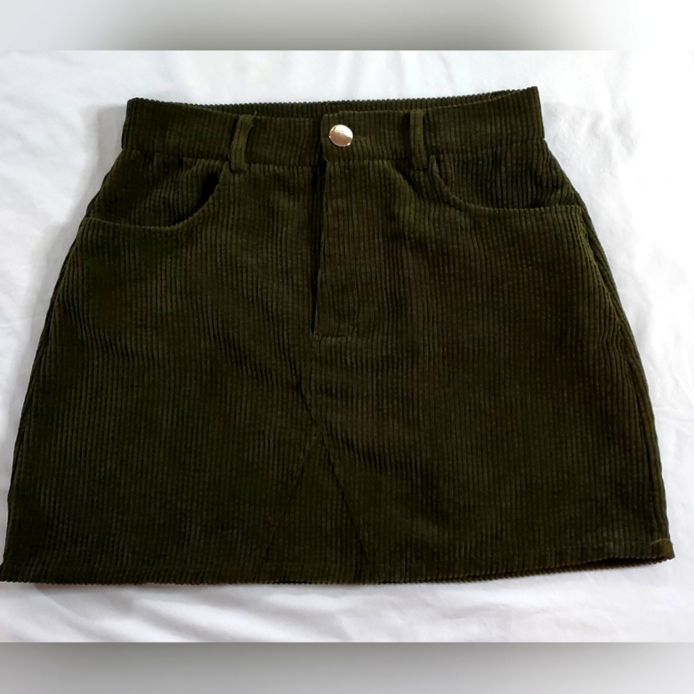 Shein corduroy mini, Euc, dark green, sz 6, mini